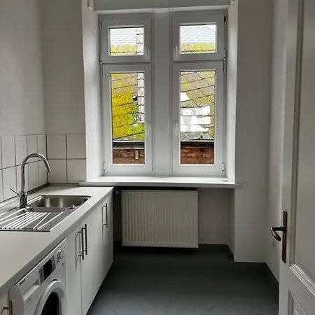 Apartment Exklusive Jugendstilwohnung In An Der Mosel - 4 Personen - 2 Schlafzimmer - Waschmaschine - Trockner Uerzig