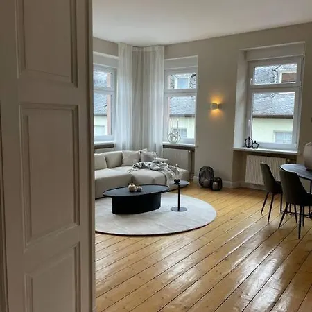 Bg Living & Hosting - Exklusive Jugendstilwohnung An Der Mosel In - 2 Schlafzimmer, Bis 4 Personen, Fahrradkeller, Waschmaschine & Trockner Апартаменты Ирциг