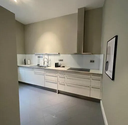 Bg Living & Hosting - Exklusive Jugendstilwohnung An Der Mosel In - 2 Schlafzimmer, Bis 4 Personen, Fahrradkeller, Waschmaschine & Trockner דירה