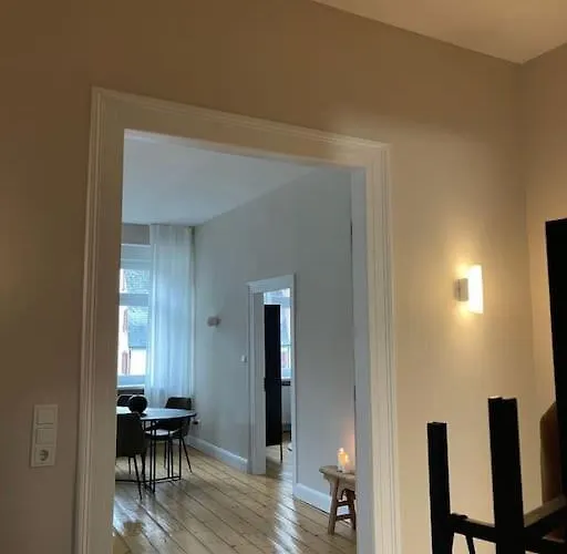 Bg Living & Hosting - Exklusive Jugendstilwohnung An Der Mosel In - 2 Schlafzimmer, Bis 4 Personen, Fahrradkeller, Waschmaschine & Trockner Ürzig